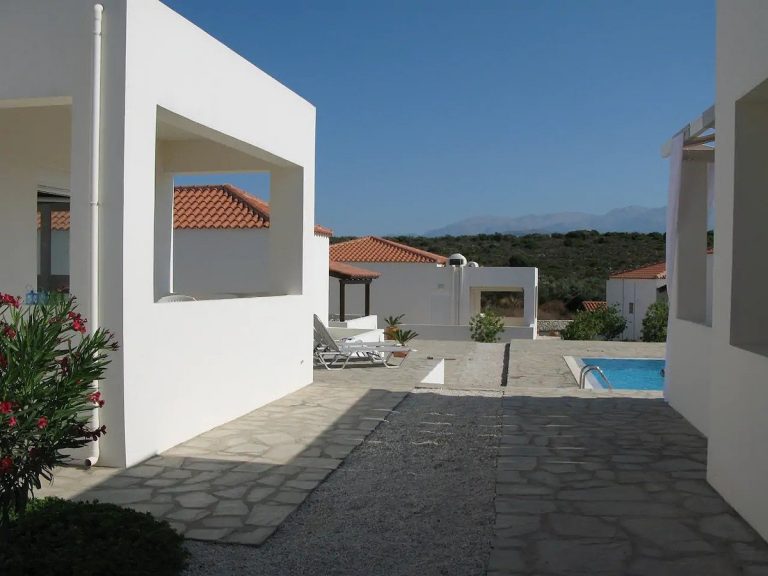 House for sale in Akrotiri Chania Crete swimming pool area ah101