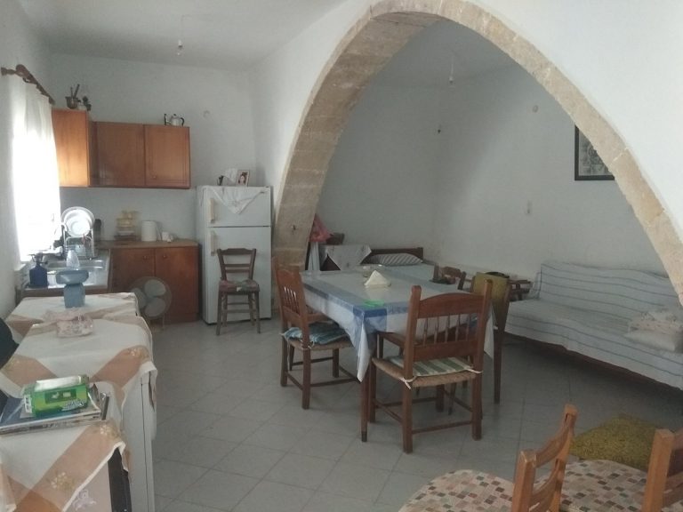 Old stone house for sale in Kissamos Chania Crete internal area ch105