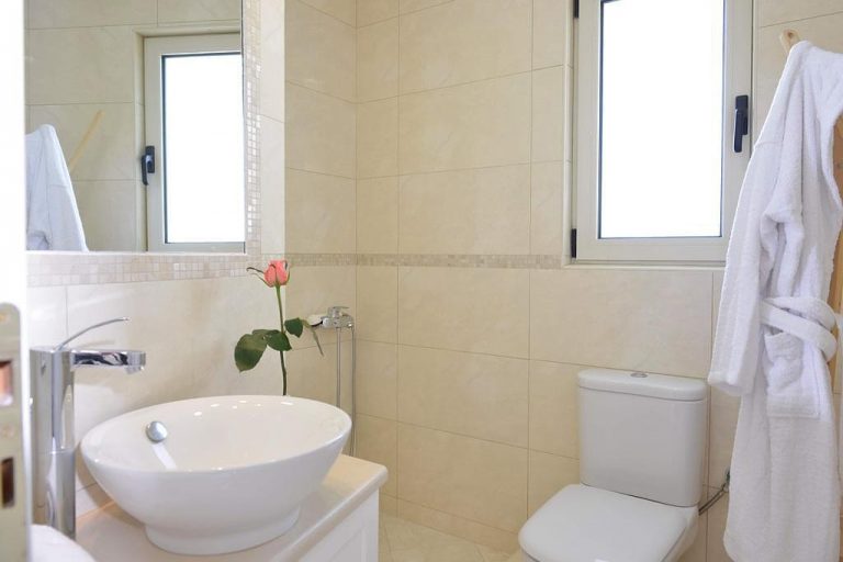 Seafront apartment for sale in Platanias Chania Crete bathroom ch115