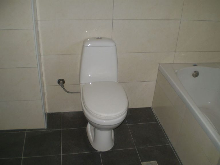 Maisonette for sale in Chania Crete bathroom KH141