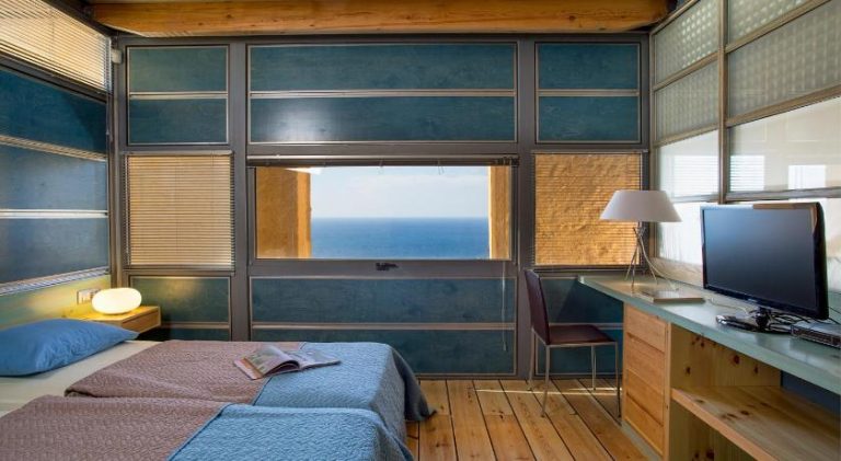 luxury villa for sale in kissamos ravdoucha bedroom