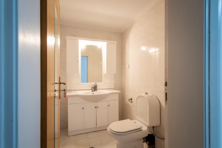 Villa for sale in Stavros Akrotiri Chania ah114 bathroom