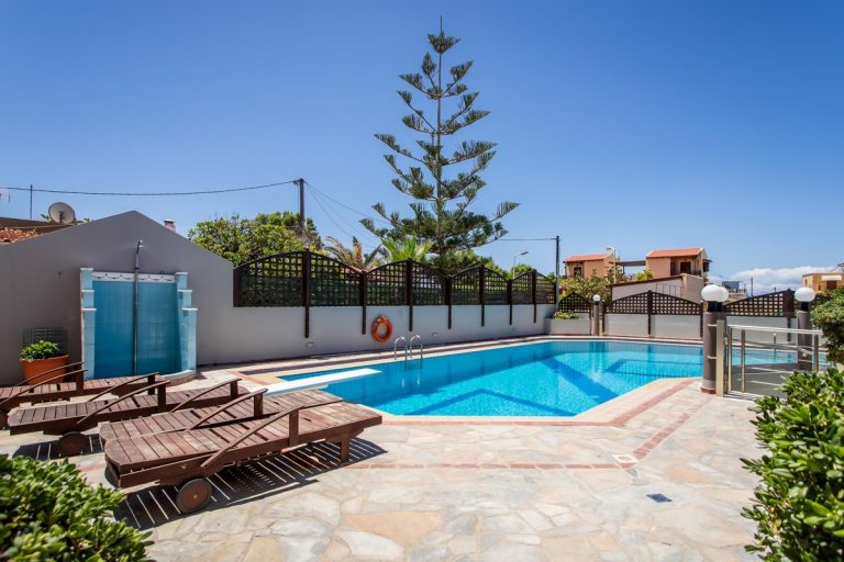 Villa for sale in Stavros Akrotiri Chania ah114 beautiful pool