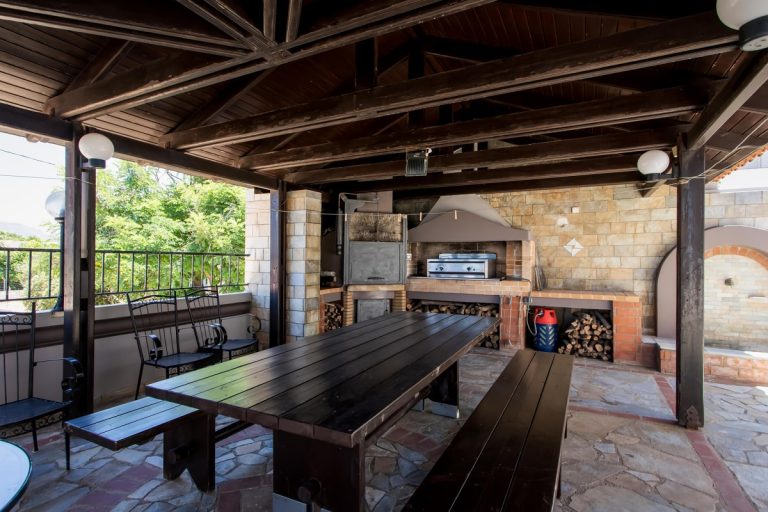 Villa for sale in Stavros Akrotiri Chania ah114 barbeque