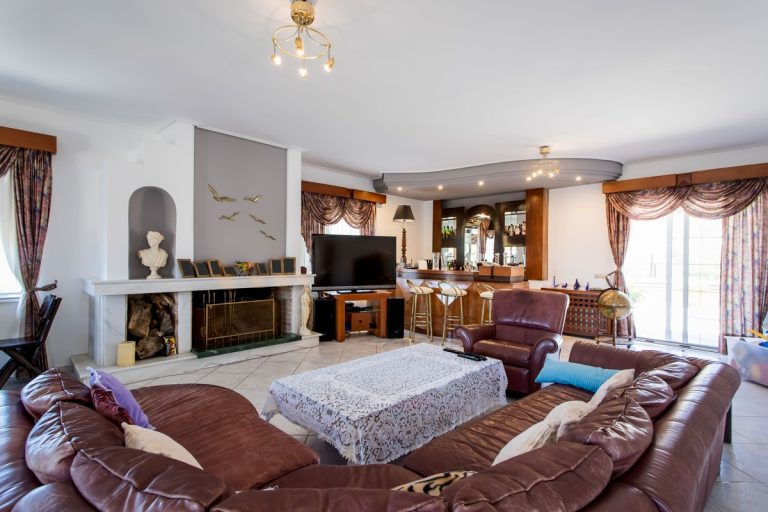 Villa for sale in Stavros Akrotiri Chania ah114 living room