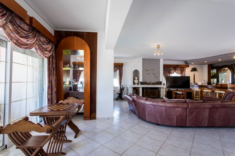 Villa for sale in Stavros Akrotiri Chania ah114 nice corner