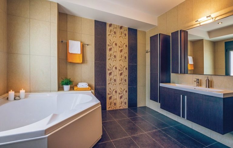 Villa for sale in heraklion hh05 spacious bathroom
