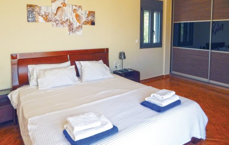 Villa for sale in heraklion hh05 bedroom details