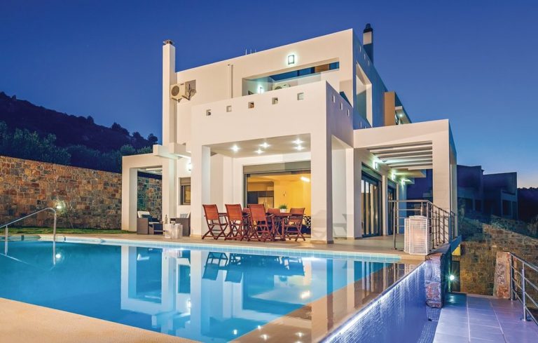 Villa for sale in heraklion hh05 evening exterior