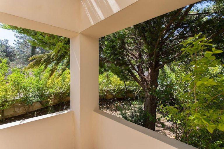 Villa for sale in Rethymno RH027 balcony and trees