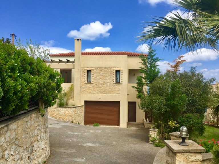 villa for sale in rethymno rh027 garage and facade