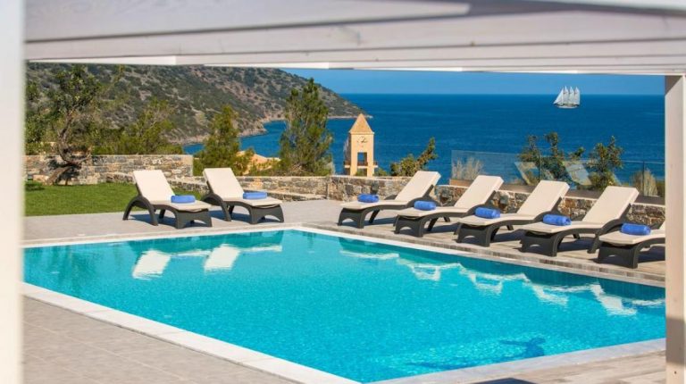 Villa for sale in agios nikolaos LH019 pool