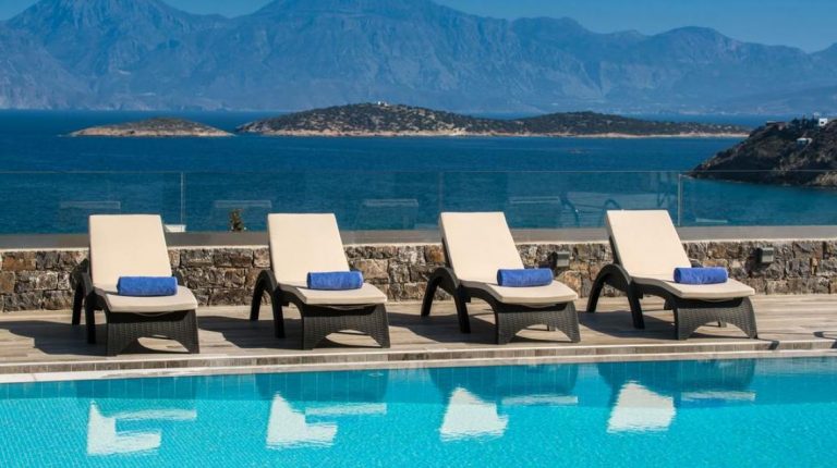 Villa for sale in agios nikolaos LH019 pool