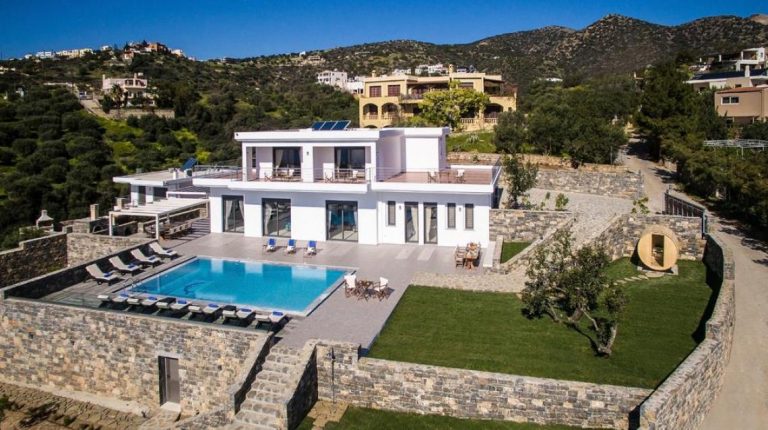 Villa for sale in agios nikolaos LH019 house