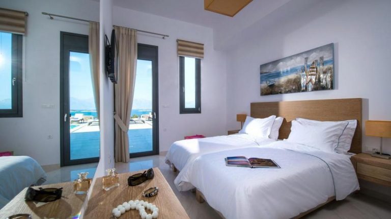 Villa for sale in agios nikolaos LH019 bedroom