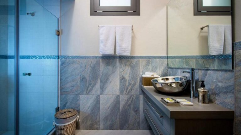 Villa for sale in agios nikolaos LH019 bathroom