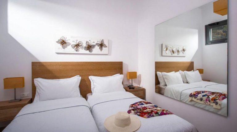 Villa for sale in agios nikolaos LH019 bedroom