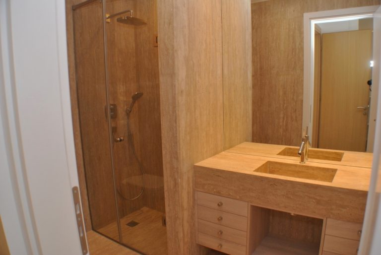 Villa for sale in agios nikolaos LH021 bathroom