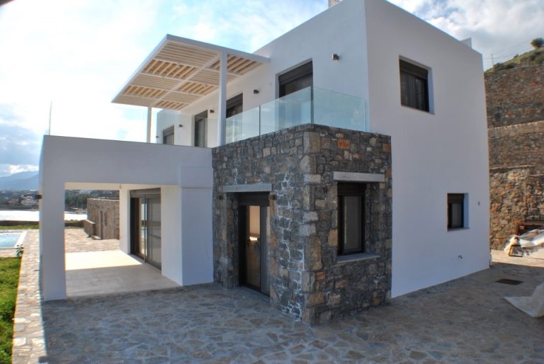 Villa for sale in agios nikolaos LH021 house