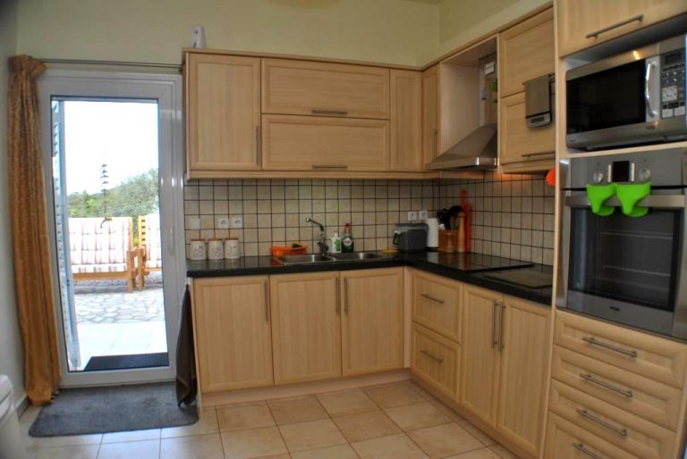 Villa for sale in agios nikolaos LH022 kitchen