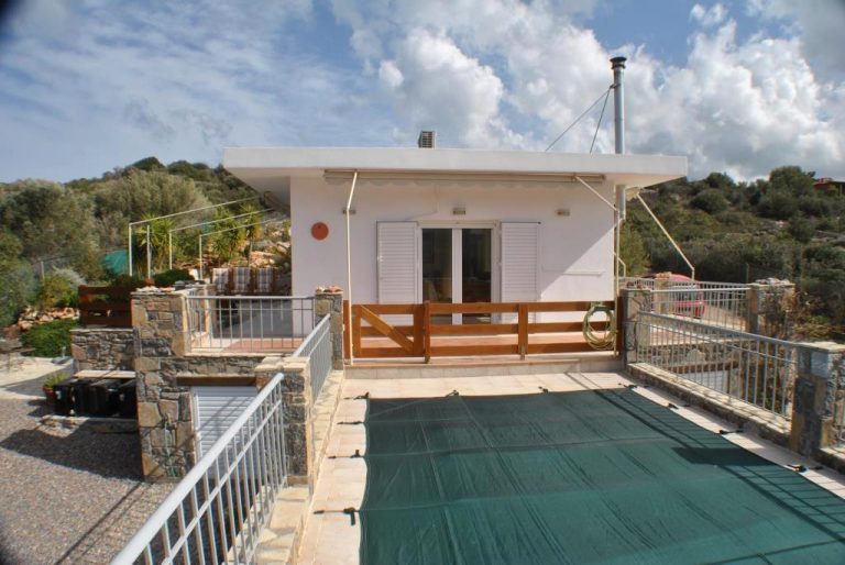 Villa for sale in agios nikolaos LH022 pool