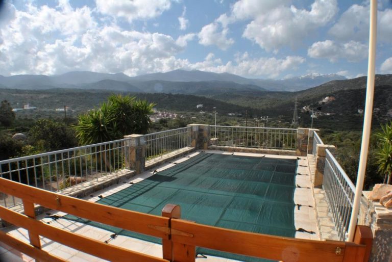 Villa for sale in agios nikolaos LH022 pool