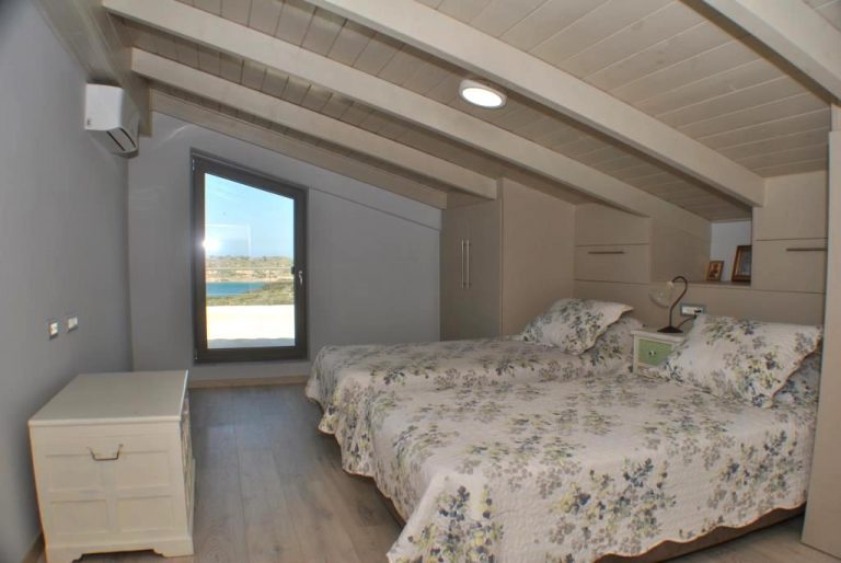 Villa for sale in agios nikolaos LH029 bedroom