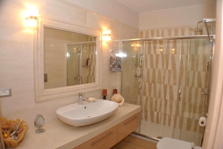 Villa for sale in agios nikolaos LH029 bathroom