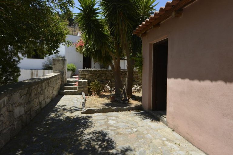 home for sale in apokoronas chania kh172 trees and exterior