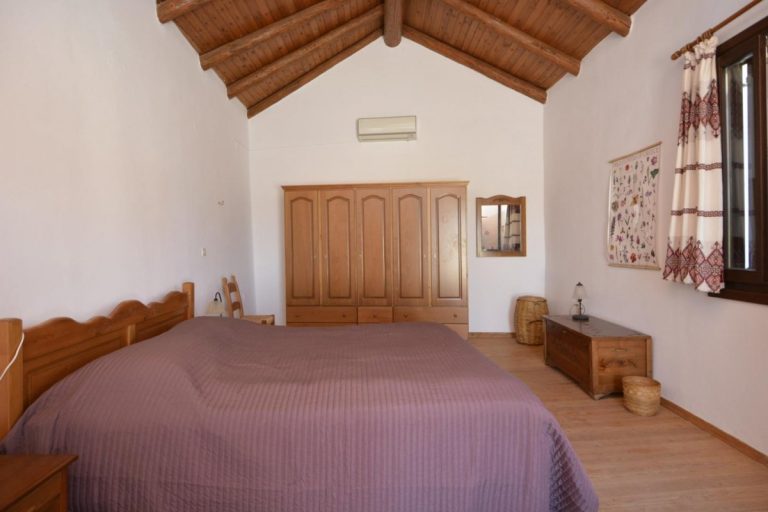 home for sale in apokoronas chania kh172 bedroom and roof