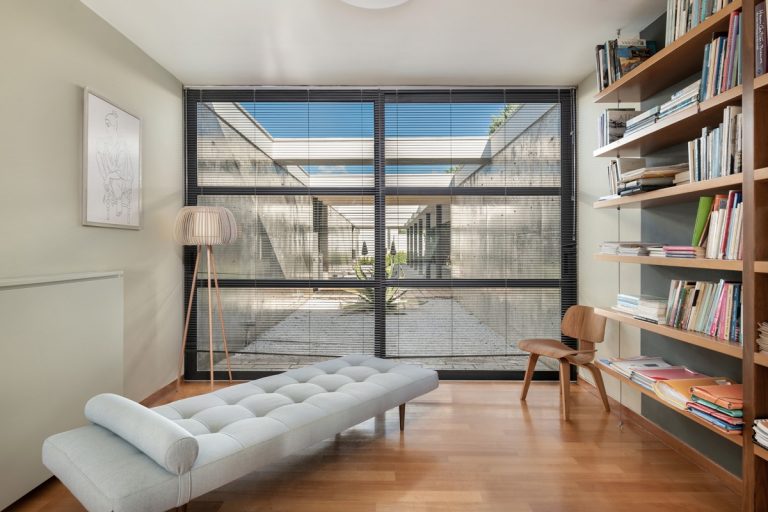 villa for sale in chania ch138 office area