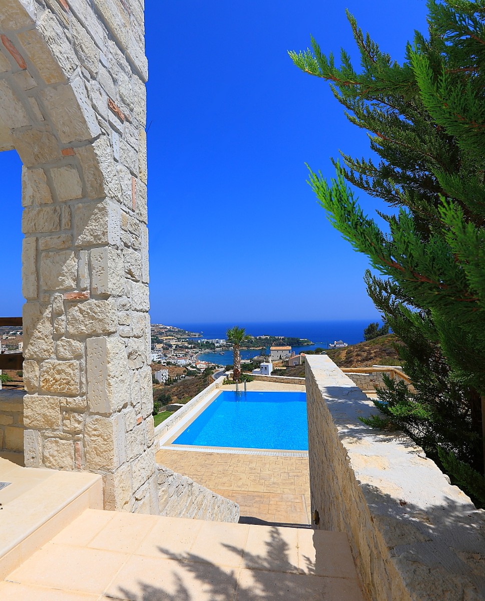 Beautiful stone house in a complex with pool Great seaviews