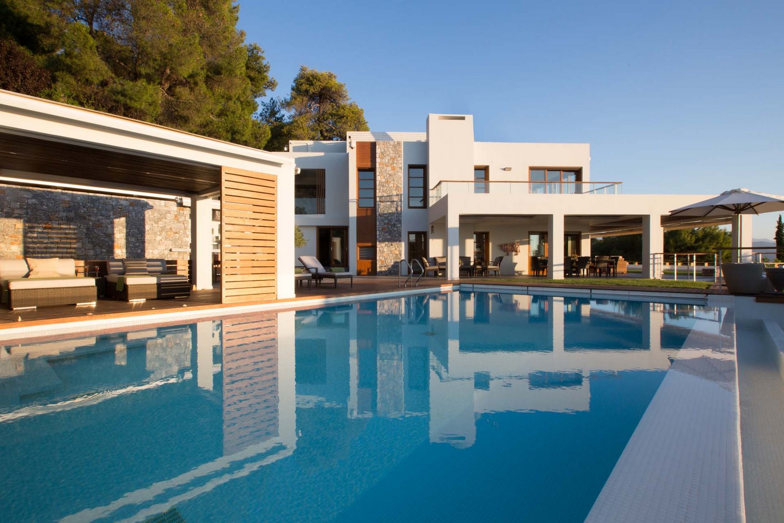 Listing photograph 22 of 51 of the house in Profitis Ilias, published by Euroland Property Group.