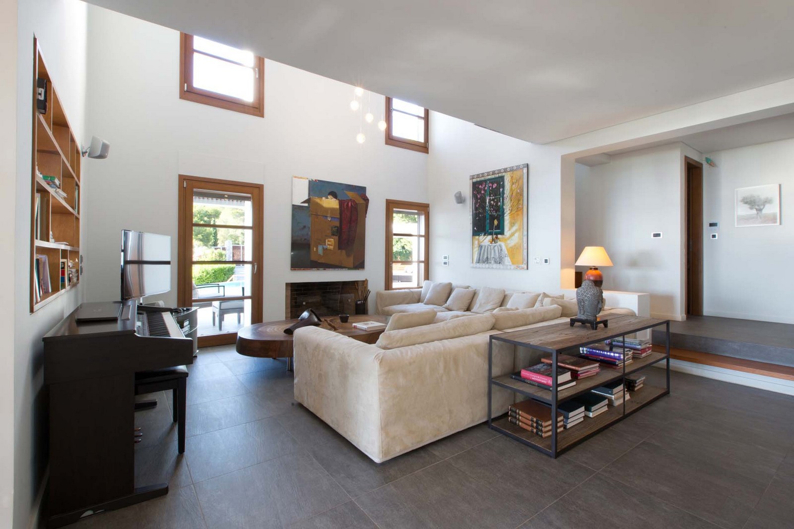 Listing photograph 4 of 51 of the house in Profitis Ilias, published by Euroland Property Group.