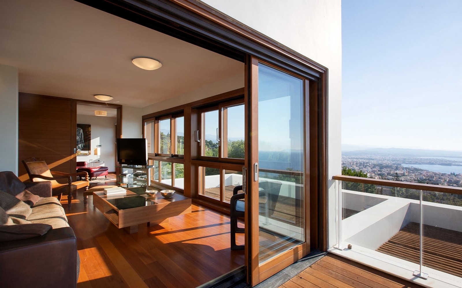 Listing photograph 29 of 51 of the house in Profitis Ilias, published by Euroland Property Group.