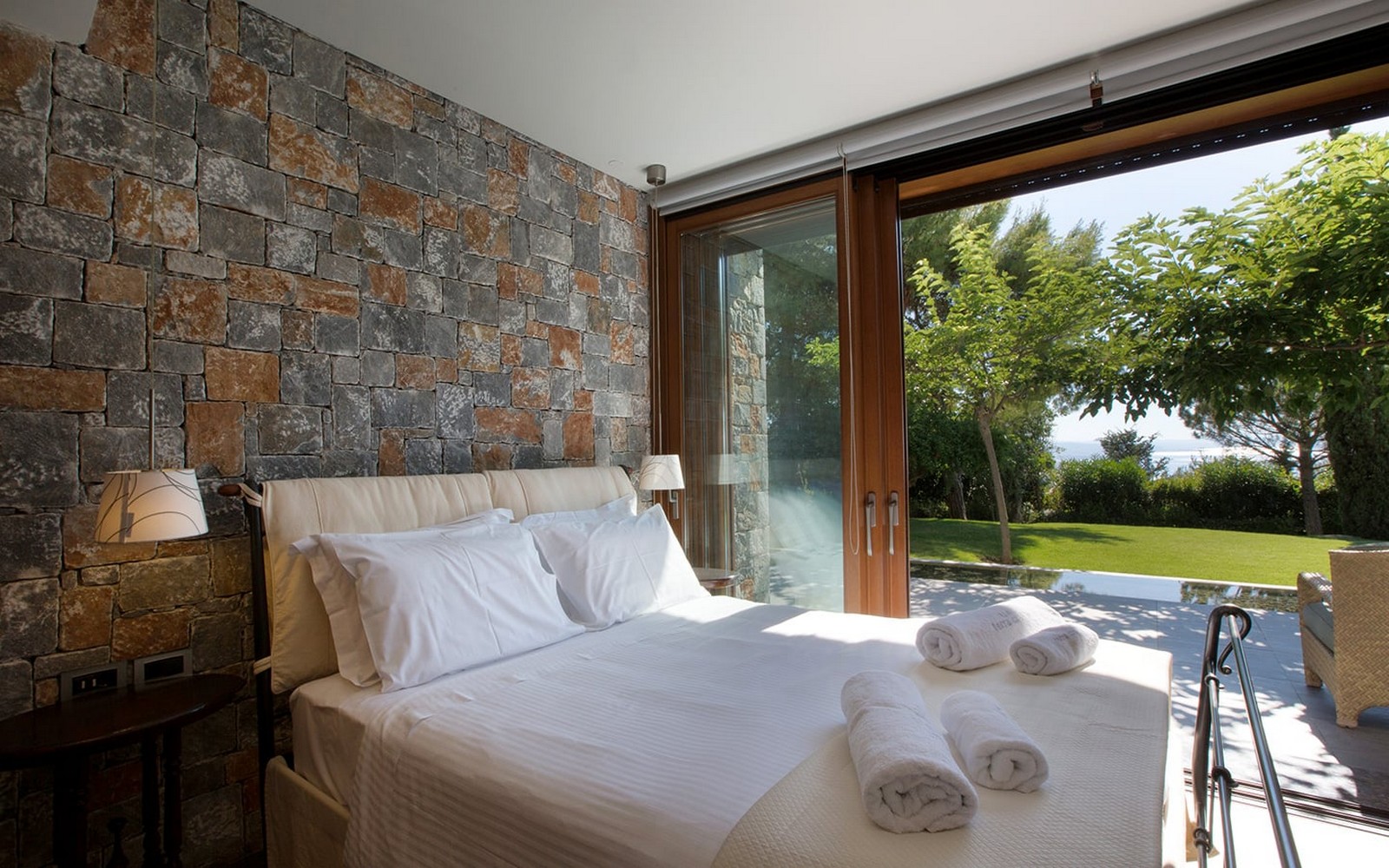 Listing photograph 34 of 51 of the house in Profitis Ilias, published by Euroland Property Group.