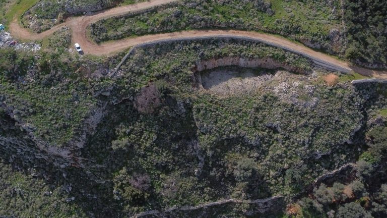 verhead aerial photo showing boundaries of land plot in Malaxa