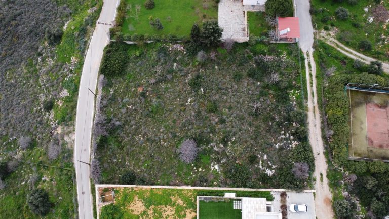 bird’s-eye view of the sternes akrotiri plot from above