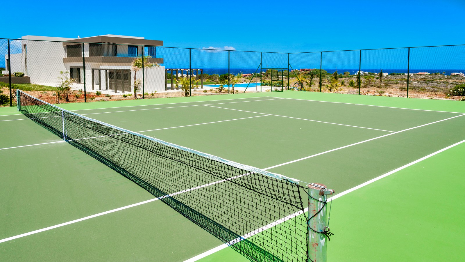 Luxury villa in Crete marketed to international buyers