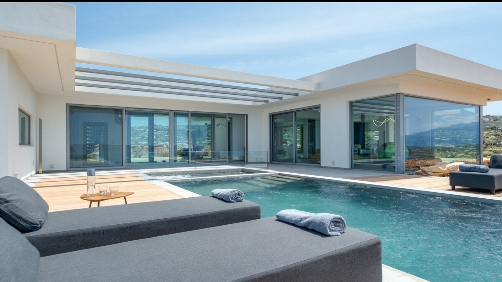 Professional property valuation for villas in Crete