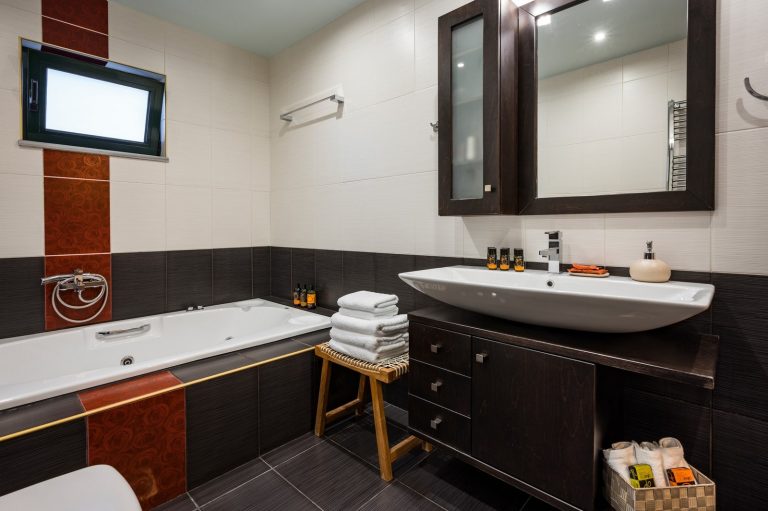 Modern bathroom in house for sale in Afrata