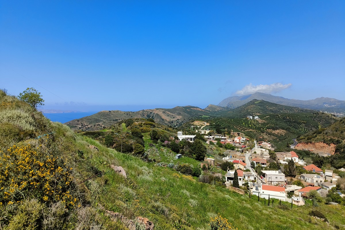House in Plakalona - view 1