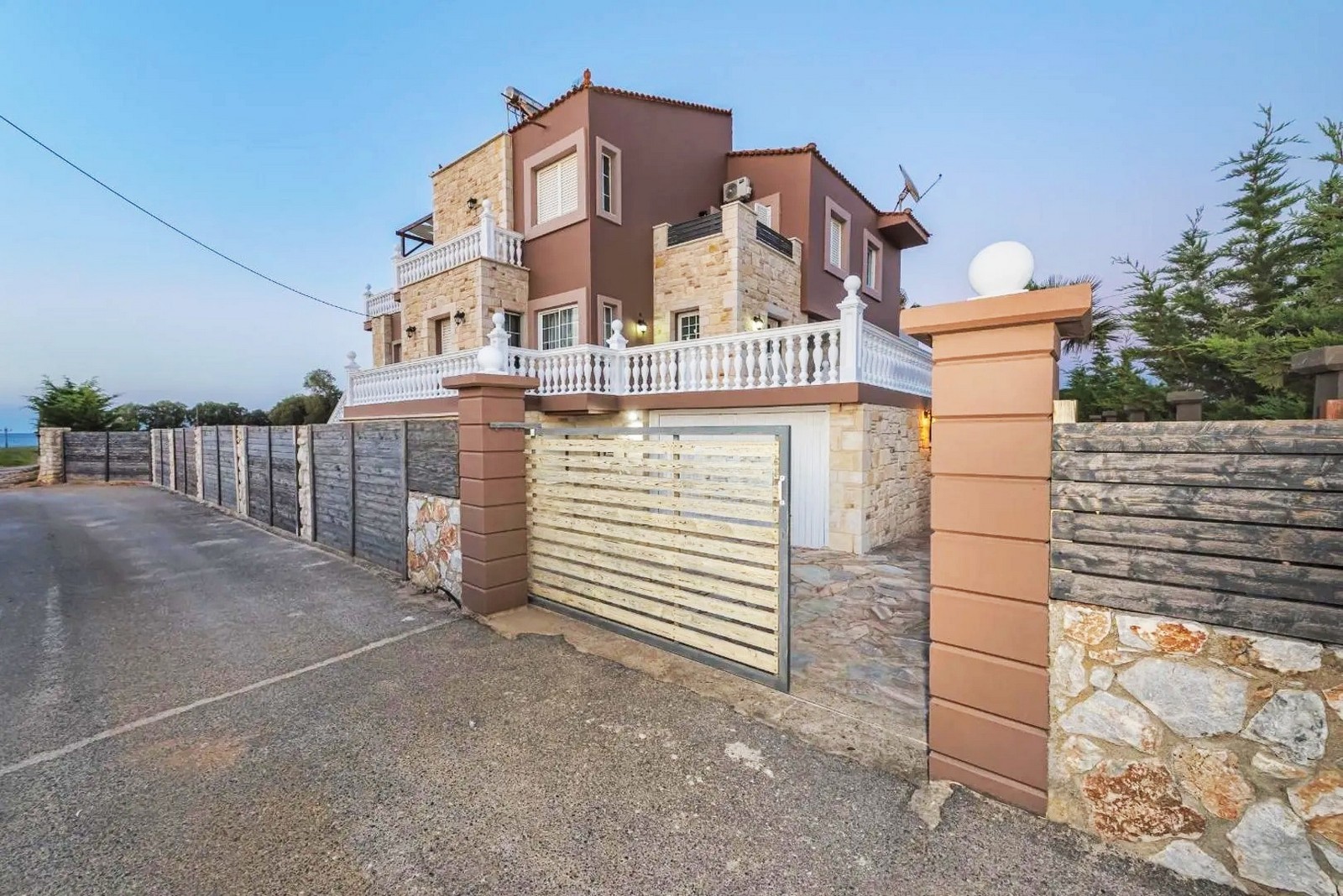 House in Maleme - view 1