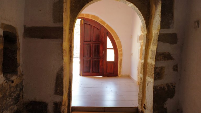 traditional venetian style stone house for sale in crete