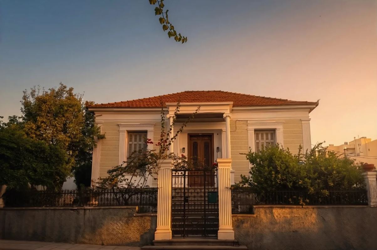 Listing photograph 7 of 14 of the house in Chania, published by Euroland Property Group.