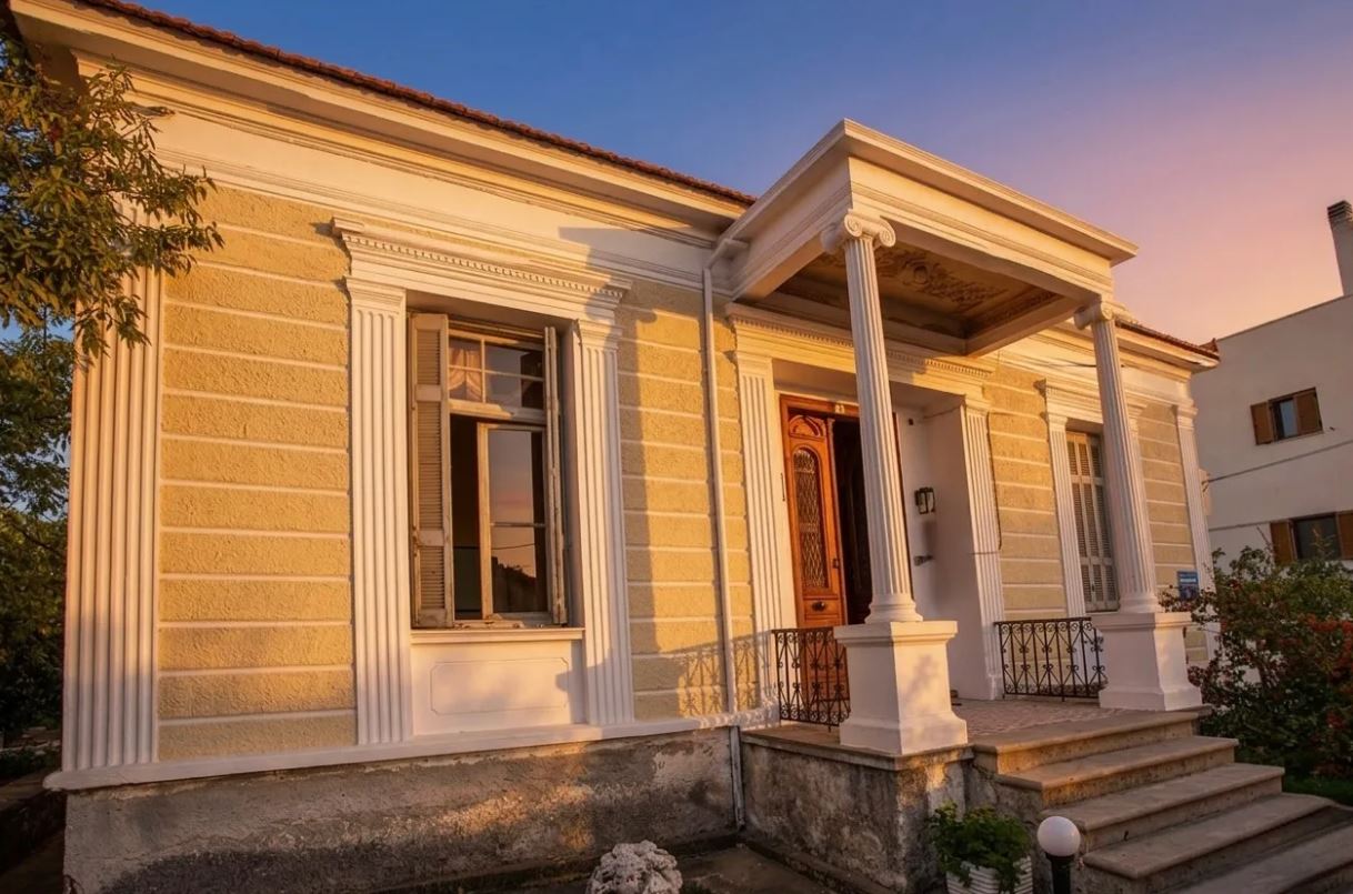 Listing photograph 11 of 14 of the house in Chania, published by Euroland Property Group.