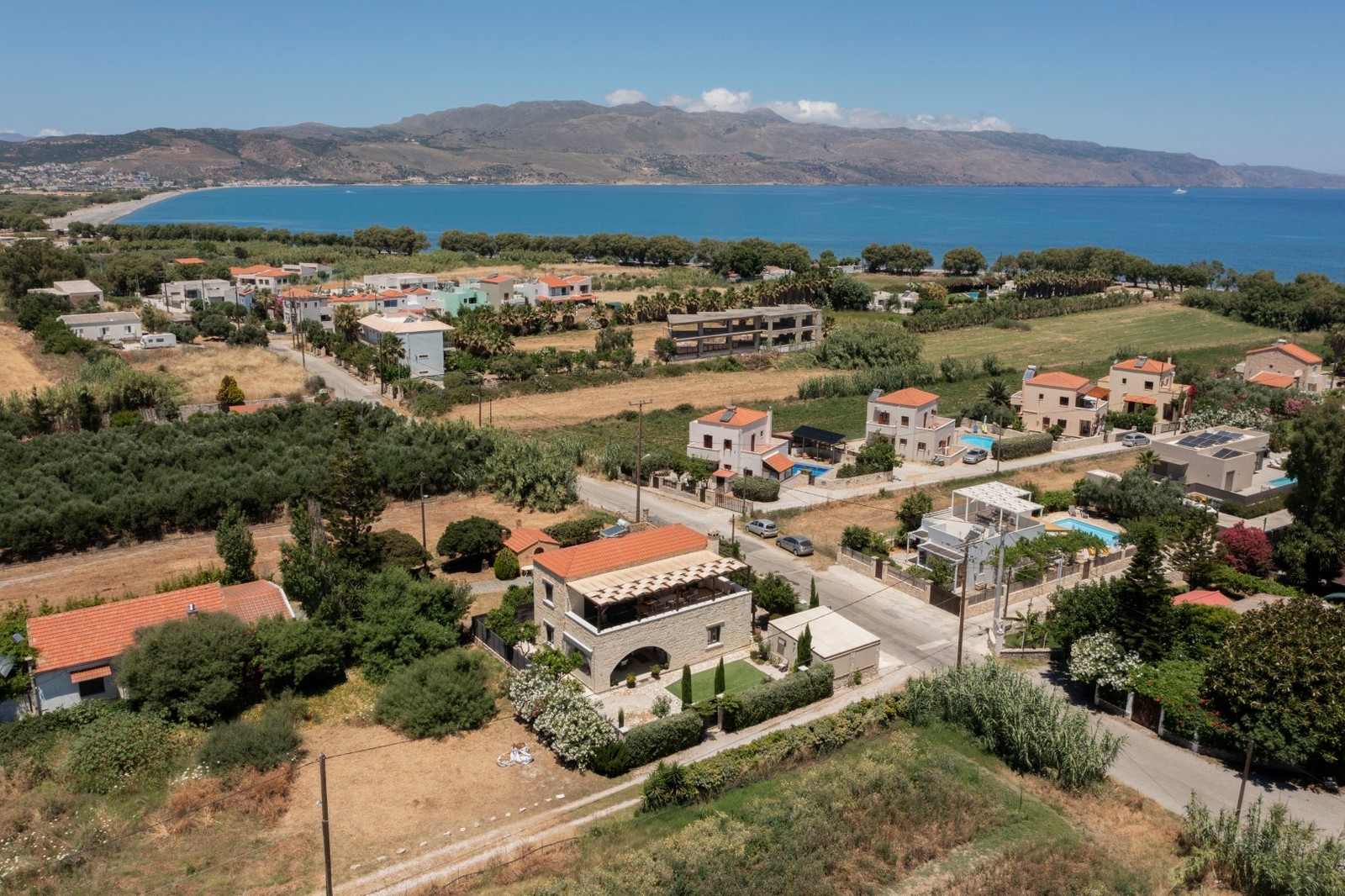 Listing photograph 30 of 33 of the house in Tavronitis, published by Euroland Property Group.