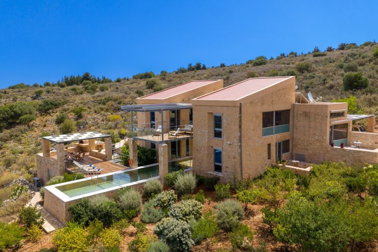 Beautiful Villa with Private Pool and Stunning Sea & Mountain Views