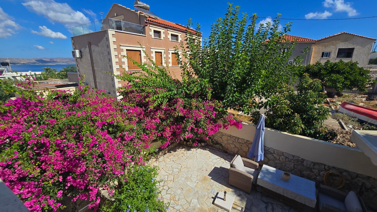 Listing photograph 11 of 33 of the house in Plaka, Apokoronas, published by Euroland Property Group.