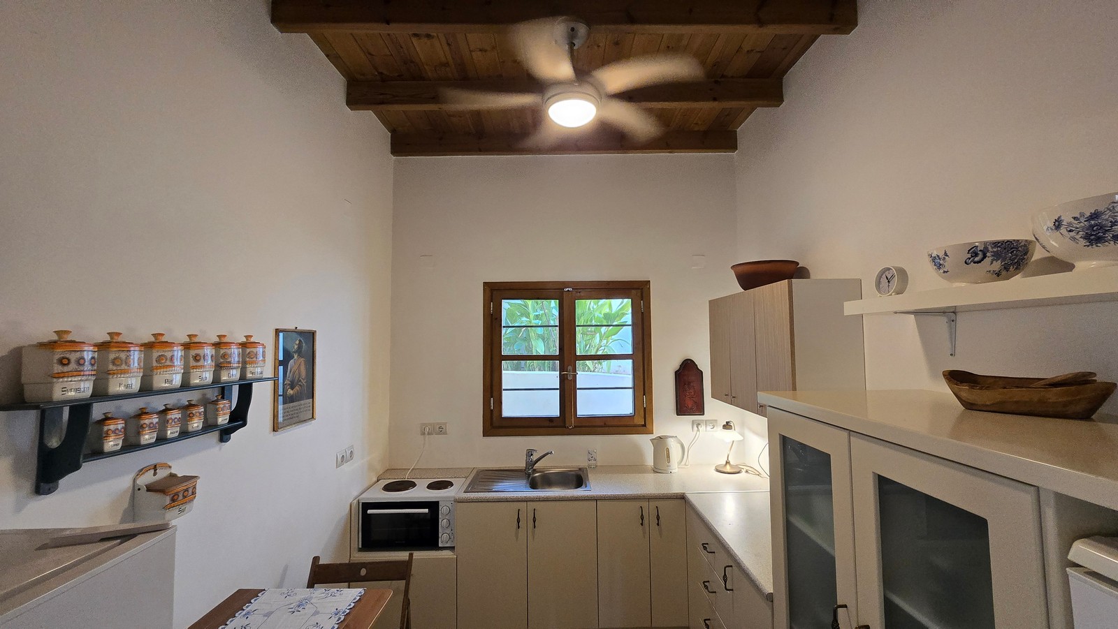 Listing photograph 19 of 33 of the house in Plaka, Apokoronas, published by Euroland Property Group.